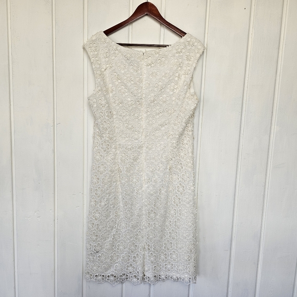 Black by Saks Fifth Avenue Eggshell Lace Sleeveless Midi Dress - Picture 4 of 13